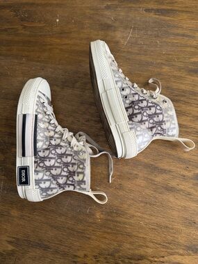B23 League High-Top Sneaker
White and Black Dior Oblique Canvas